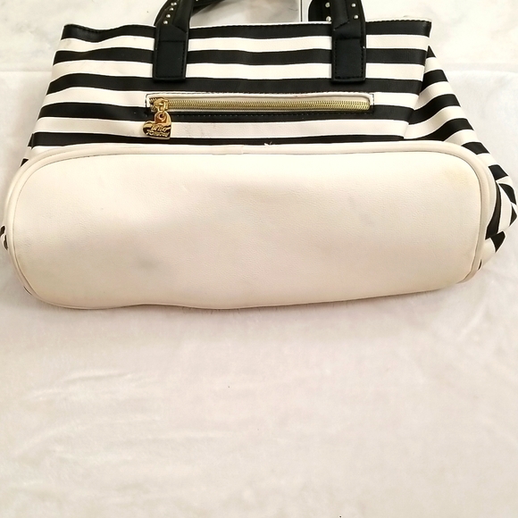 Betsey Johnson Fashion Bow Pocketbook - Picture 5 of 10